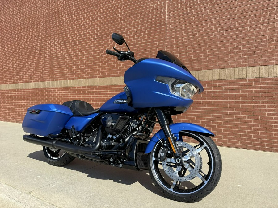 2026 Harley-Davidson® Road Glide® Aurora Blue Denim Black Trim