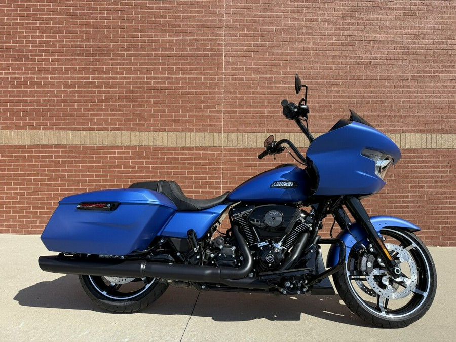 2026 Harley-Davidson® Road Glide® Aurora Blue Denim Black Trim