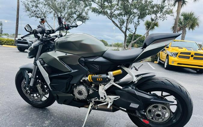 2023 Ducati Streetfighter V2 Storm Green