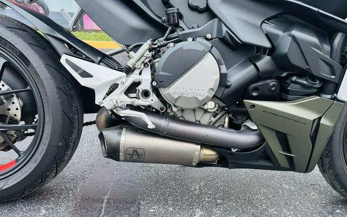 2023 Ducati Streetfighter V2 Storm Green