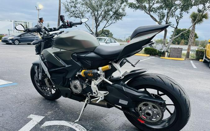 2023 Ducati Streetfighter V2 Storm Green
