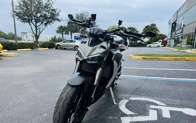 2023 Ducati Streetfighter V2 Storm Green