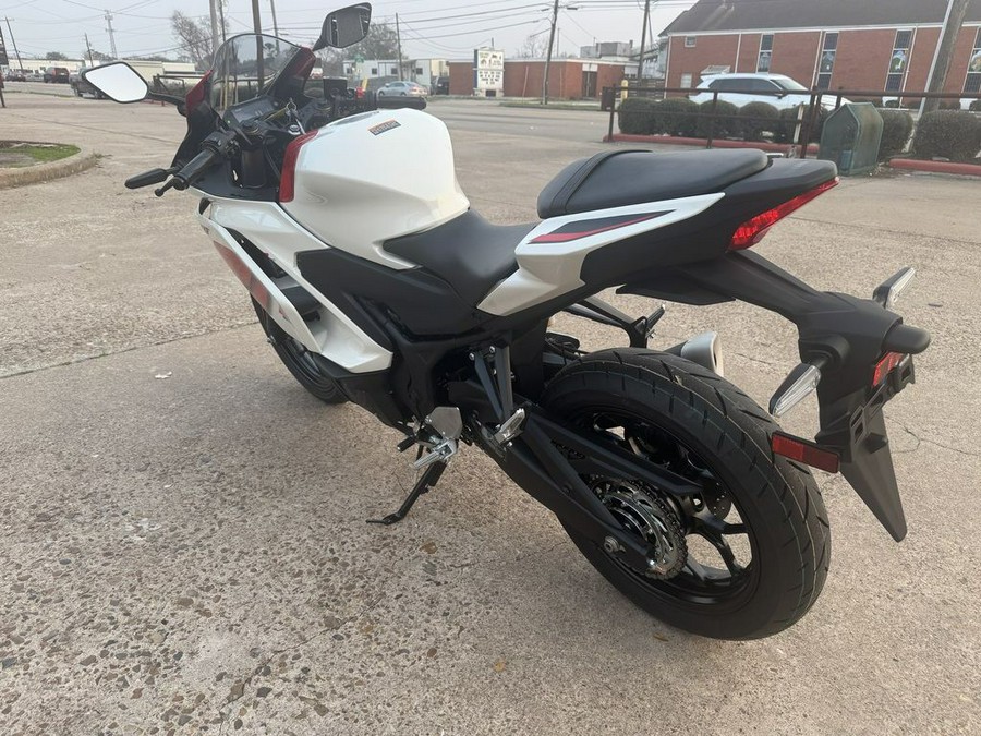 2026 Yamaha YZF-R3 70th Anniversary Edition