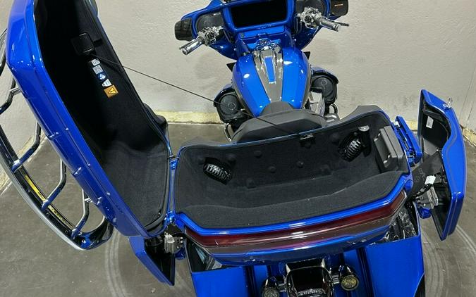 2026 Harley-Davidson® CVO Street Glide Limited ELECTRIC COAST W/ PINSTRIPE
