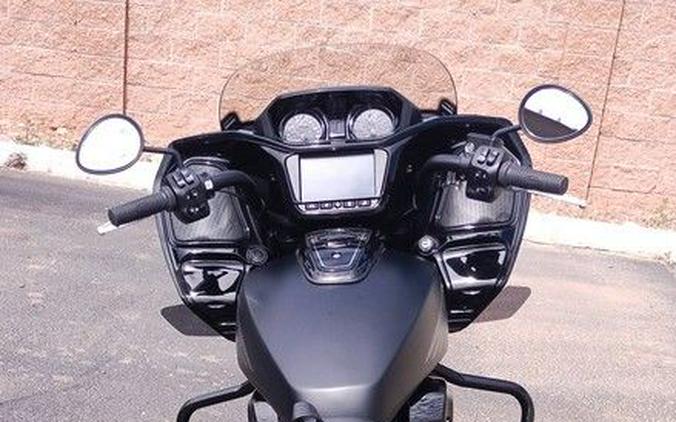 2025 Indian Motorcycle® Challenger® Dark Horse® Black Smoke