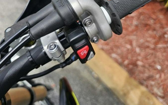 2026 Triumph TF 250-E Jet Black/Pure White 250-E