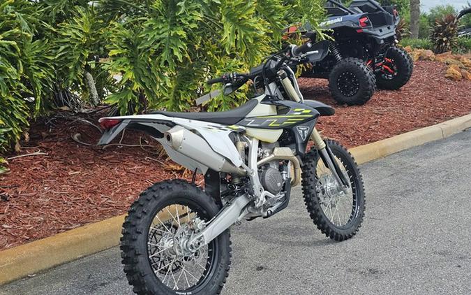 2026 Triumph TF 250-E Jet Black/Pure White 250-E