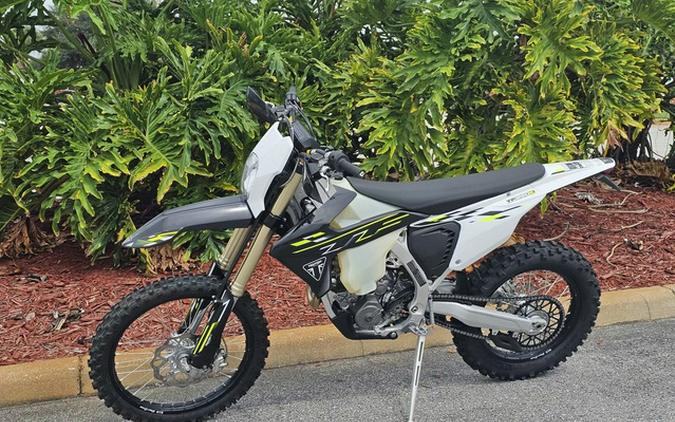 2026 Triumph TF 250-E Jet Black/Pure White 250-E