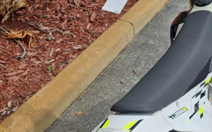 2026 Triumph TF 250-E Jet Black/Pure White 250-E