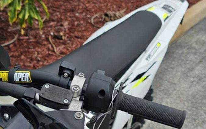 2026 Triumph TF 250-E Jet Black/Pure White 250-E