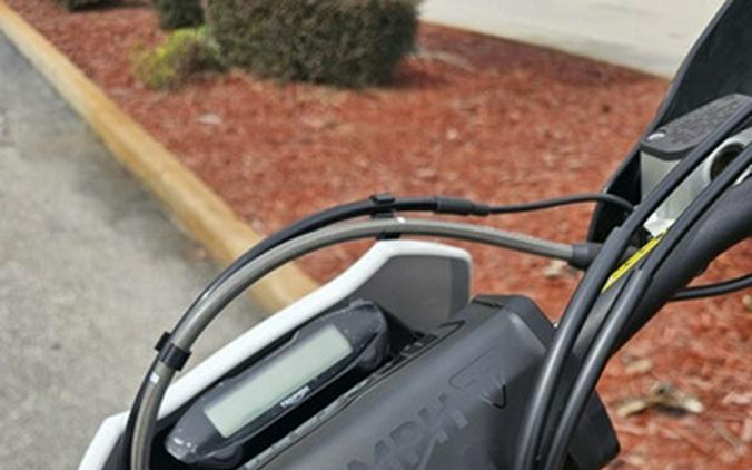 2026 Triumph TF 250-E Jet Black/Pure White 250-E