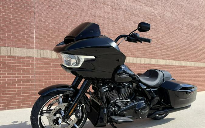 2026 Harley-Davidson® Road Glide® Vivid Black Black Trim