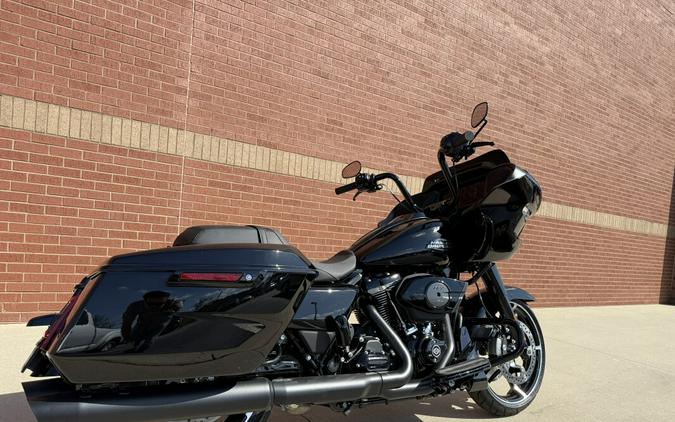 2026 Harley-Davidson® Road Glide® Vivid Black Black Trim