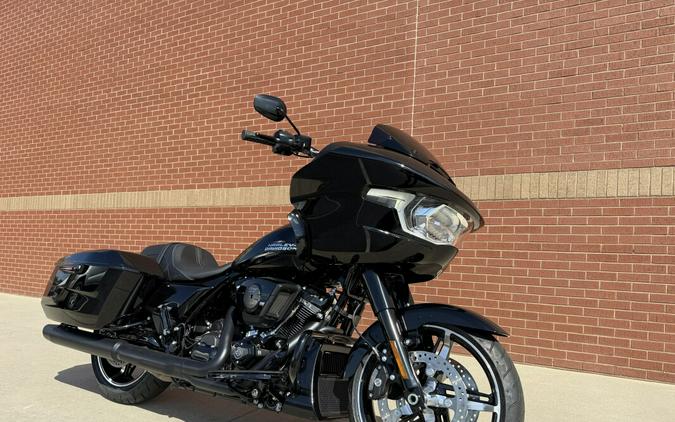 2026 Harley-Davidson® Road Glide® Vivid Black Black Trim
