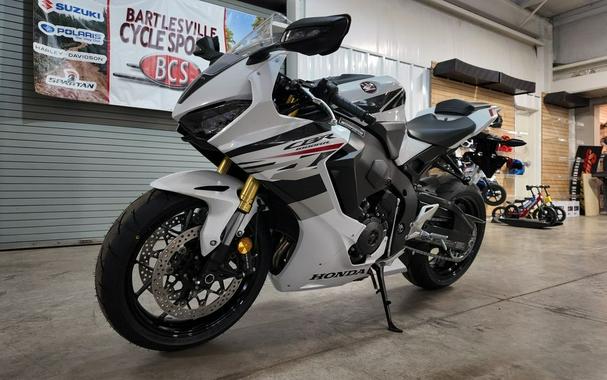 2027 Honda CBR1000RR Base
