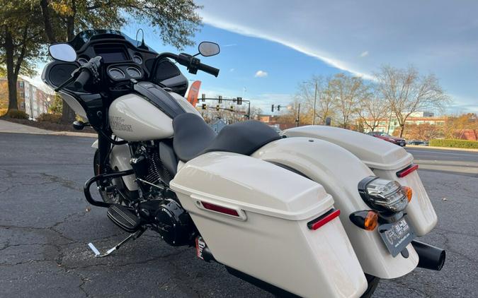 2023 FLTRXST Road Glide® ST in White Sand Pearl