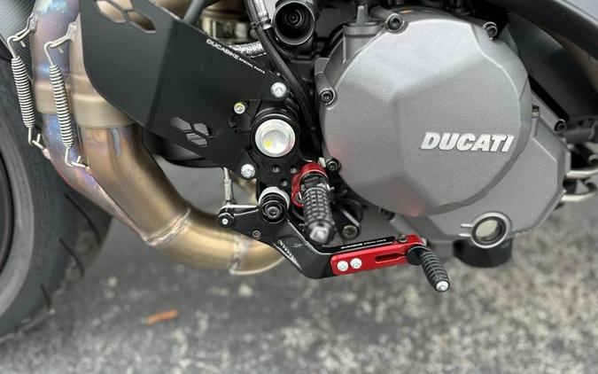 2022 Ducati Hypermotard 950 RVE Graffiti