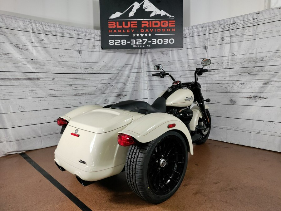 2023 Harley-Davidson Freewheeler White Sand Pearl