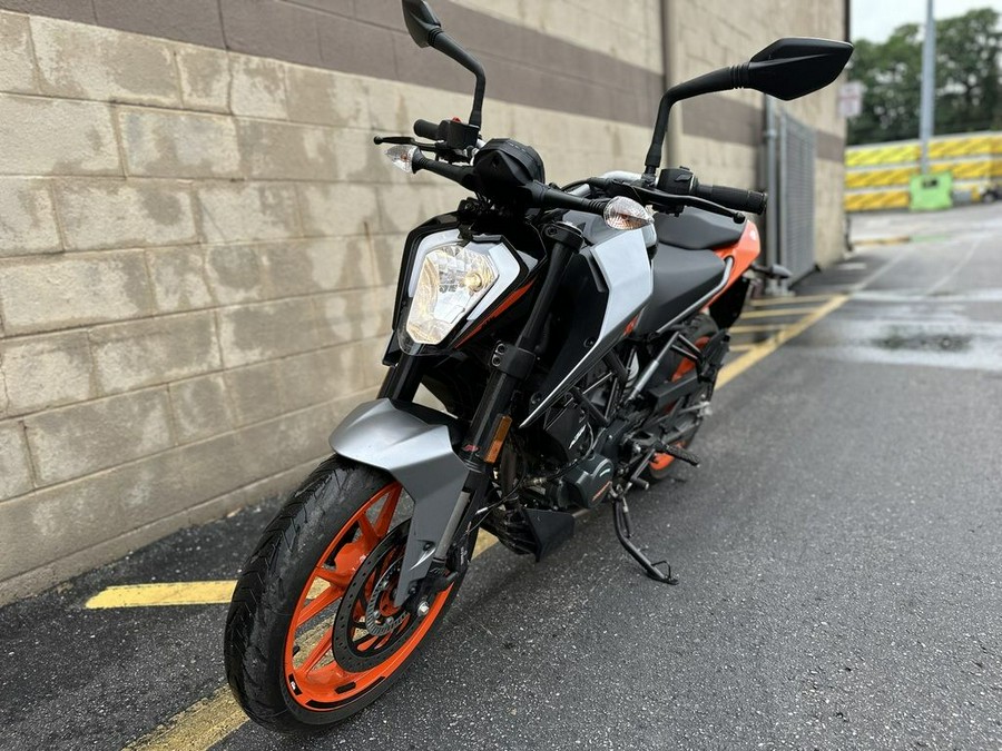 2023 KTM 200 Duke