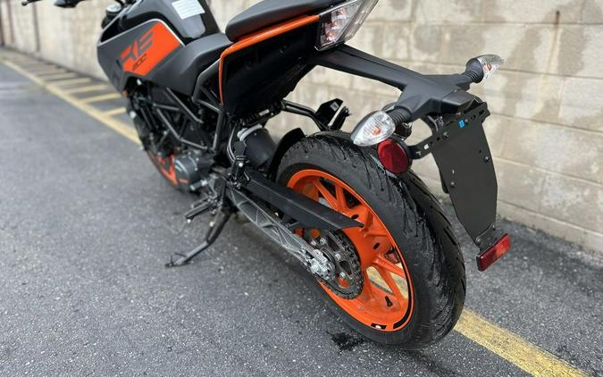 2023 KTM 200 Duke