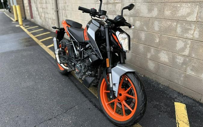 2023 KTM 200 Duke