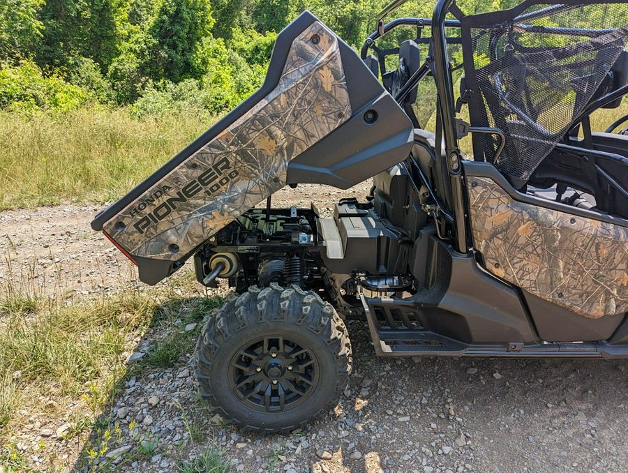 2023 Honda Pioneer 1000-6 Deluxe Crew