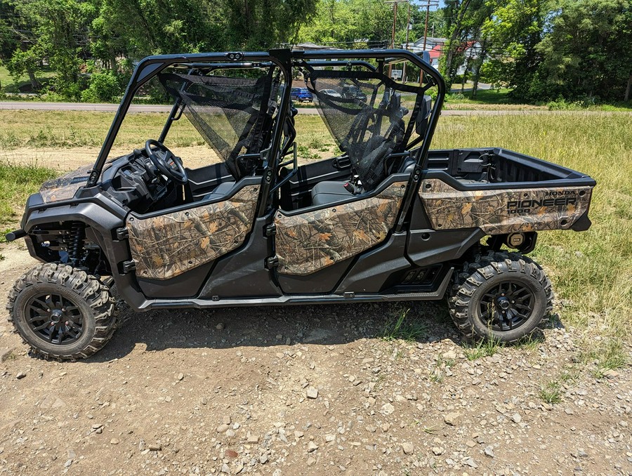 2023 Honda Pioneer 1000-6 Deluxe Crew