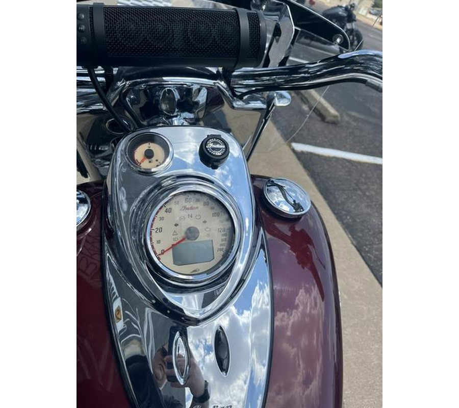 2021 Indian Motorcycle® Springfield® Maroon Metallic/Crimson Metallic