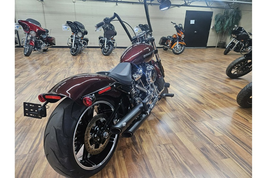 2018 Harley-Davidson® BREAKOUT