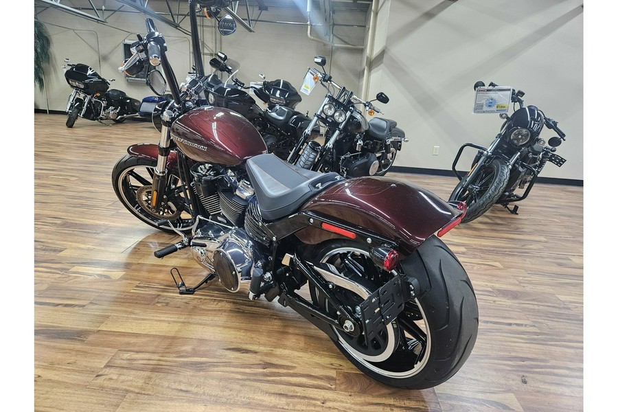2018 Harley-Davidson® BREAKOUT
