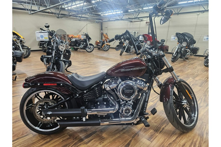 2018 Harley-Davidson® BREAKOUT