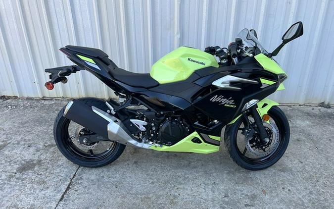 2026 Kawasaki Ninja 500 ABS Metallic Yellowish Green/Ebony