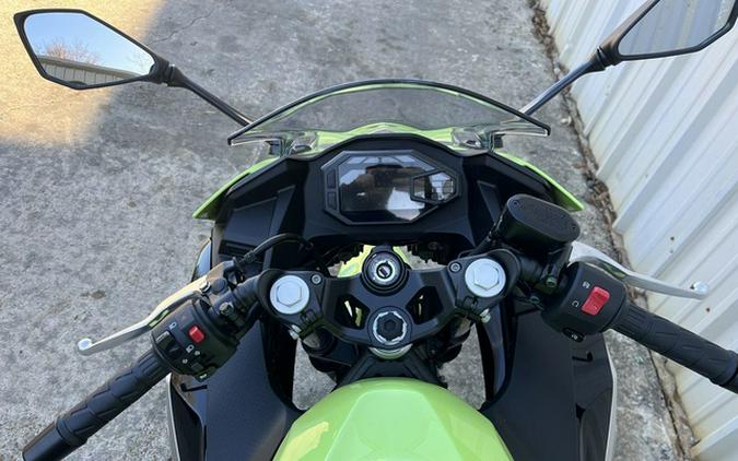 2026 Kawasaki Ninja 500 ABS Metallic Yellowish Green/Ebony