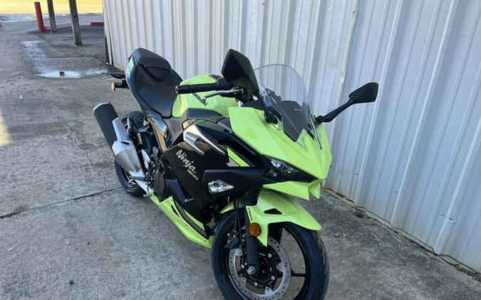 2026 Kawasaki Ninja 500 ABS Metallic Yellowish Green/Ebony