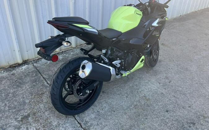 2026 Kawasaki Ninja 500 ABS Metallic Yellowish Green/Ebony