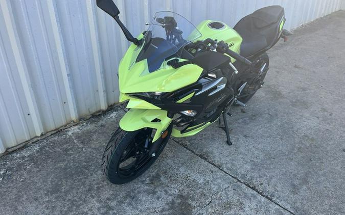 2026 Kawasaki Ninja 500 ABS Metallic Yellowish Green/Ebony
