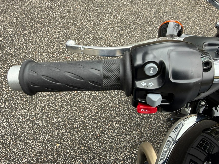 2024 Triumph Bonneville T100