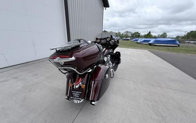 2021 Indian Motorcycle® Roadmaster® Maroon Metallic/Crimson Metallic