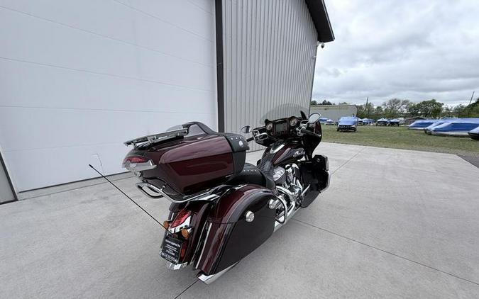 2021 Indian Motorcycle® Roadmaster® Maroon Metallic/Crimson Metallic