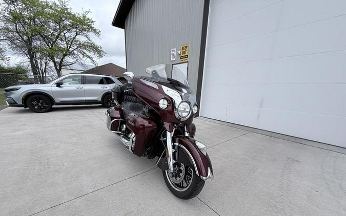 2021 Indian Motorcycle® Roadmaster® Maroon Metallic/Crimson Metallic