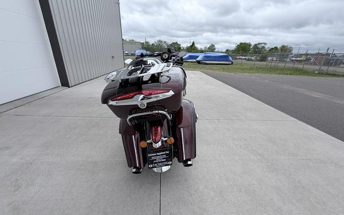 2021 Indian Motorcycle® Roadmaster® Maroon Metallic/Crimson Metallic