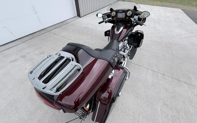 2021 Indian Motorcycle® Roadmaster® Maroon Metallic/Crimson Metallic