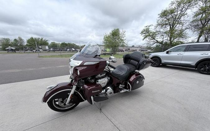 2021 Indian Motorcycle® Roadmaster® Maroon Metallic/Crimson Metallic