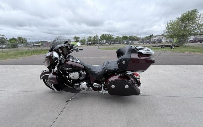 2021 Indian Motorcycle® Roadmaster® Maroon Metallic/Crimson Metallic