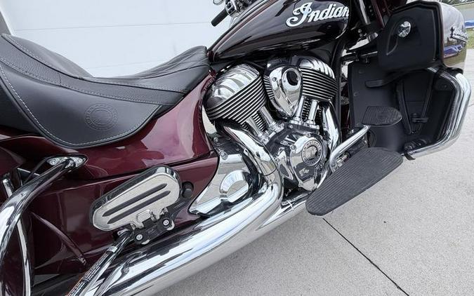 2021 Indian Motorcycle® Roadmaster® Maroon Metallic/Crimson Metallic