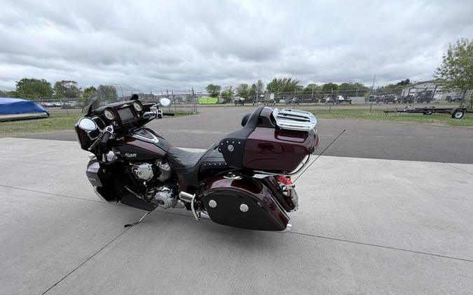 2021 Indian Motorcycle® Roadmaster® Maroon Metallic/Crimson Metallic