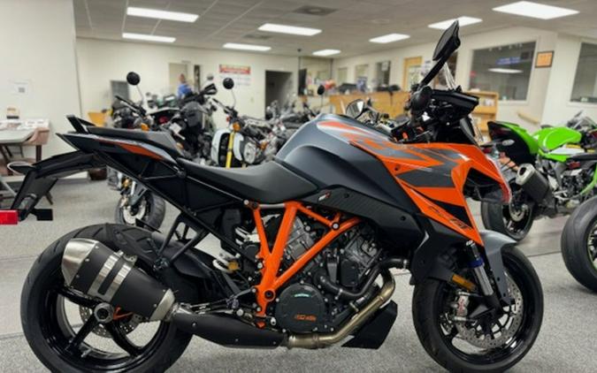 2024 KTM 1290 Super Duke GT