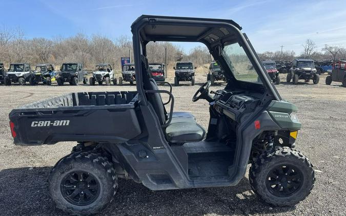 2022 Can-Am Defender HD9