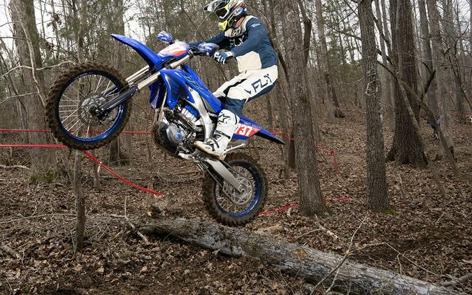 2024 YAMAHA YZ450FX FIRST RIDE IMPRESSION VIDEO: LIGHTER, SLIMMER, ENGINE UPDATES AND MORE