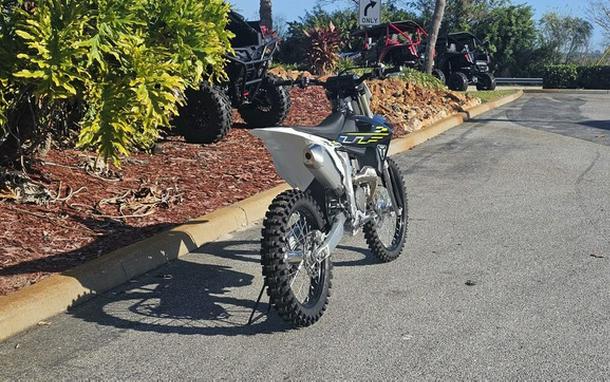 2026 Triumph TF 450-X Jet Black/Pure White 450-X